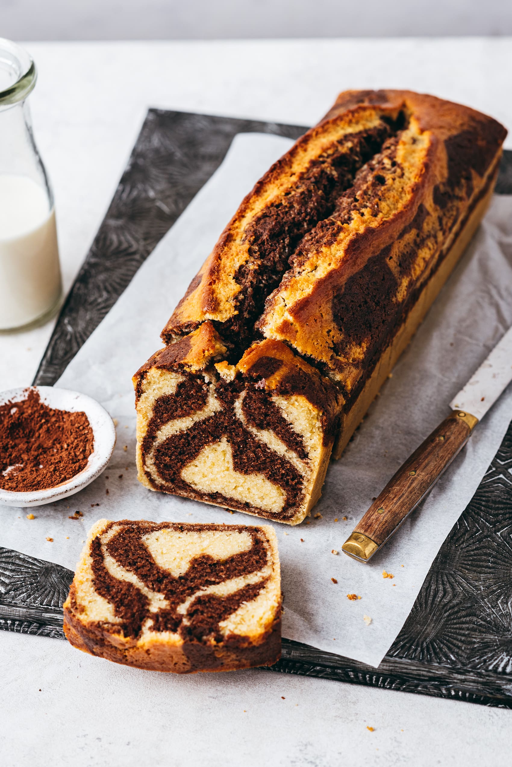découvrez la délicieuse recette de notre fondant marbré, un dessert irrésistible alliant la richesse du chocolat noir et la douceur de la vanille. parfait pour toutes les occasions, ce gâteau moelleux et élégant séduira vos invités et ravira vos papilles.