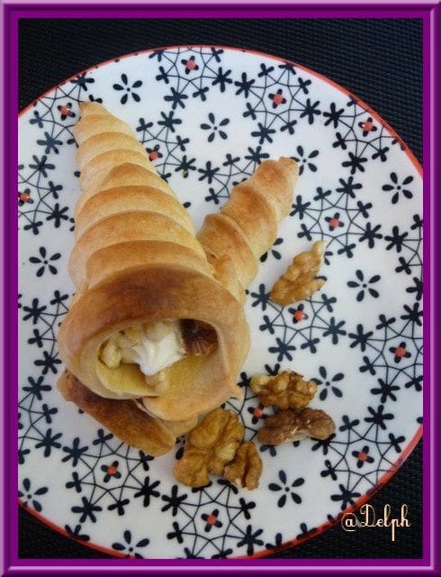 découvrez notre délicieuse recette de mousse de chèvre, une entrée raffinée et crémeuse qui ravira vos convives. facile à préparer, elle est parfaite pour les occasions spéciales ou un repas convivial. suivez nos étapes simples pour une mousse légère et savoureuse, accompagnée d'ingrédients frais.