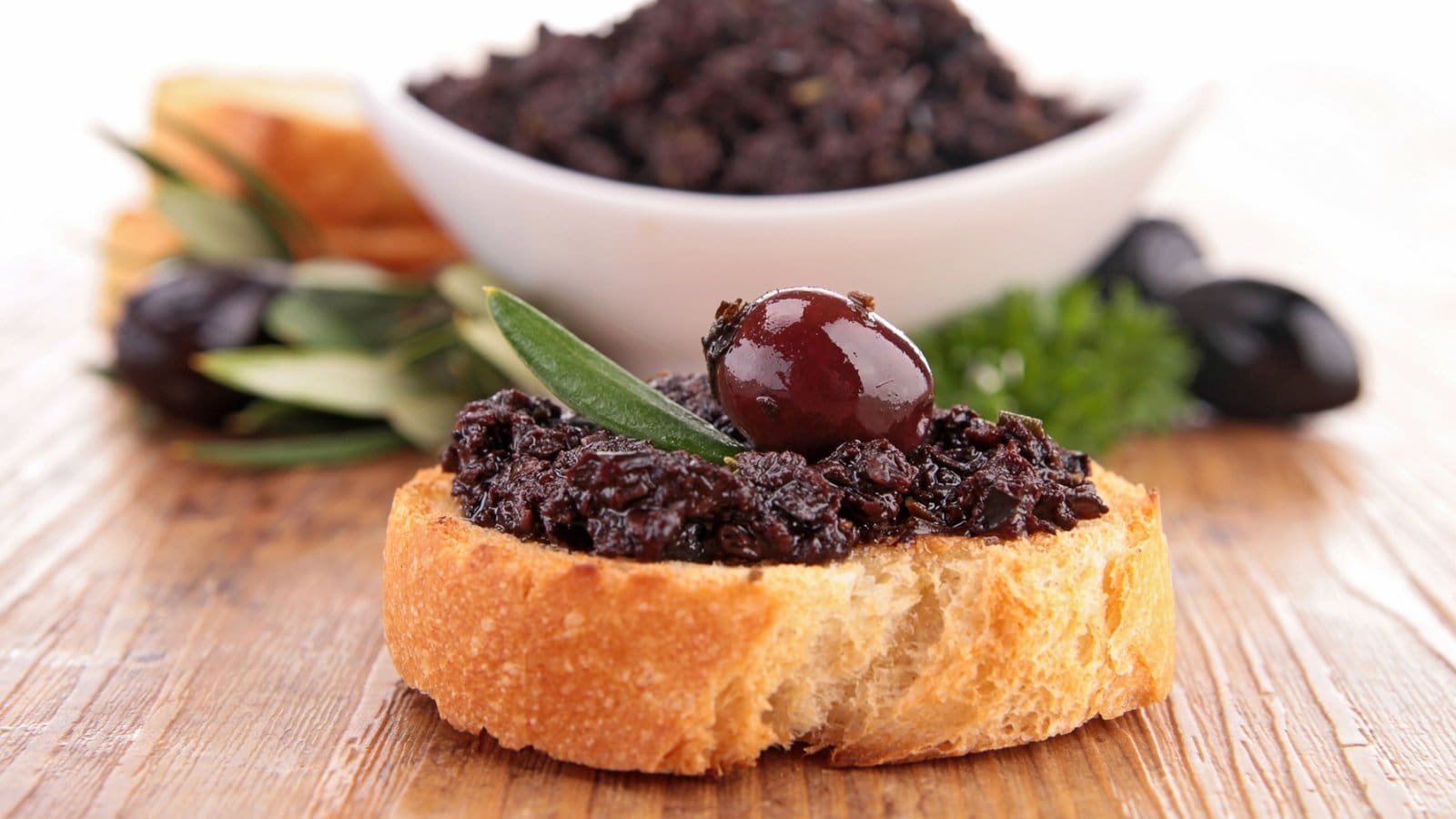 découvrez la tapenade 1880, une délicieuse préparation méditerranéenne à base d'olives, d'herbes et d'épices. savourez son goût authentique dans vos plats ou en apéritif pour une expérience gustative inoubliable.