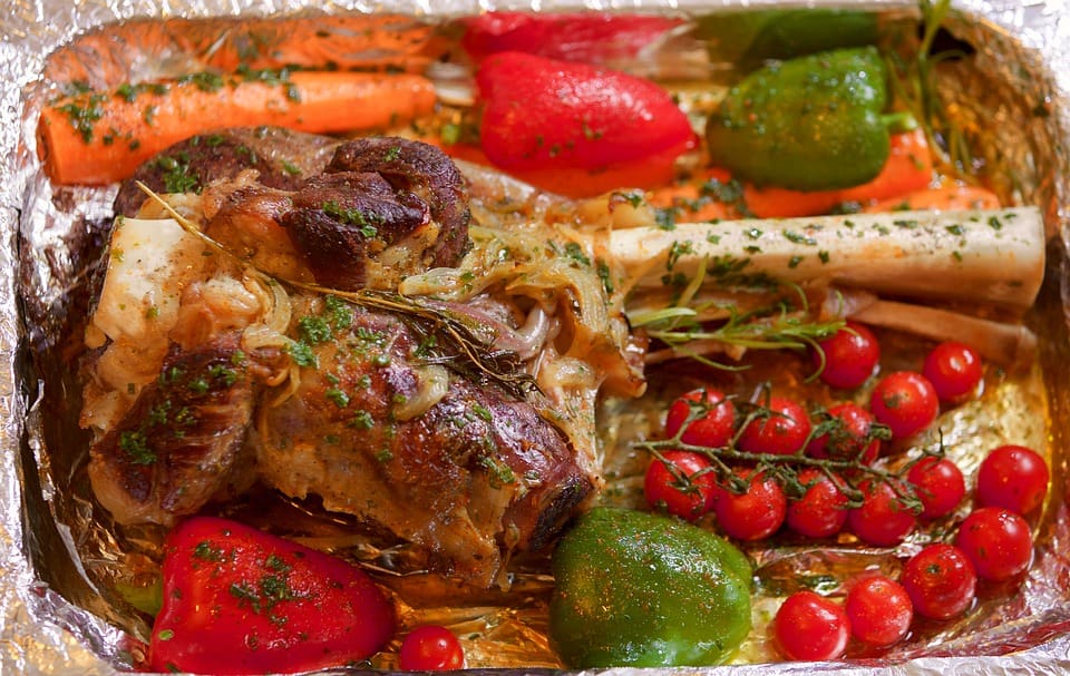 découvrez une recette savoureuse de gigot d'agneau au fenugrec, alliant tendreté de la viande et arômes délicats pour un plat qui ravira vos invités. idéal pour les occasions spéciales, ce plat réconfortant promet une explosion de saveurs à chaque bouchée.