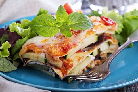 découvrez les meilleures recettes de lasagnes, des plats savoureux et réconfortants qui raviront vos papilles. que vous soyez fan de la traditionnelle recette italienne ou que vous souhaitiez innover avec des garnitures originales, nos suggestions vous guideront pas à pas pour préparer des lasagnes succulentes et faciles à réaliser.