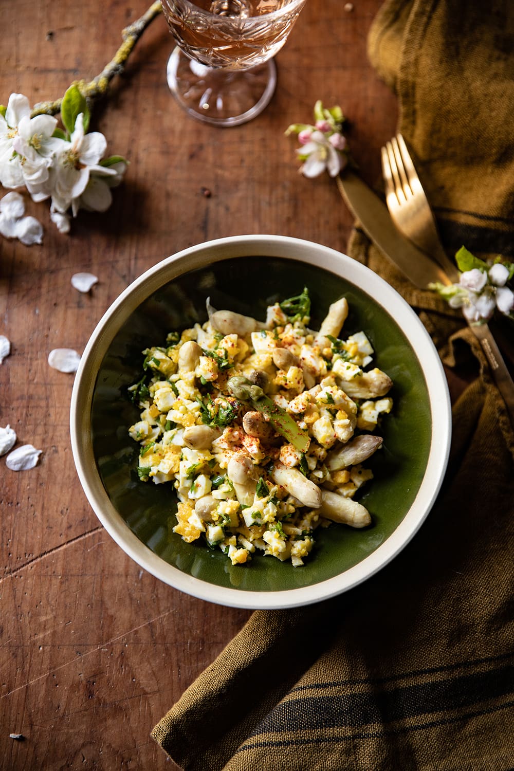 découvrez notre délicieuse recette d'asperges, parfaite pour accompagner vos plats ou en entrée savoureuse. apprenez à les préparer avec des ingrédients frais et simples, pour un repas sain et raffiné.