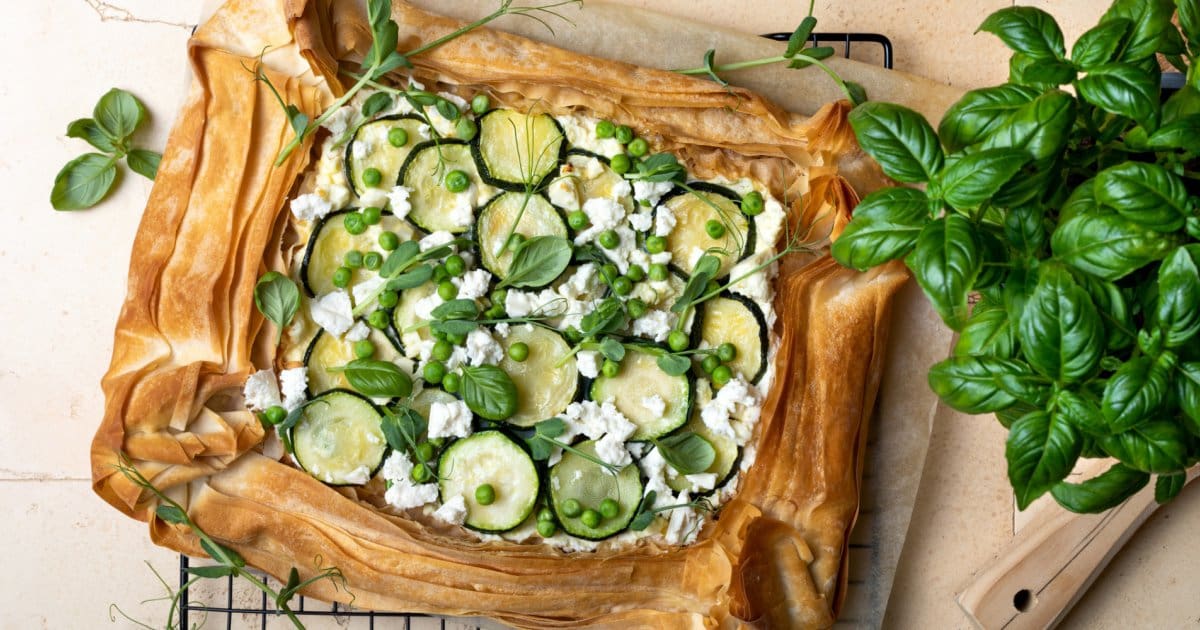 découvrez des recettes estivales originales qui éblouiront vos papilles cet été! de l'apéritif au dessert, explorez des plats créatifs et rafraîchissants pour égayer vos repas en plein air.