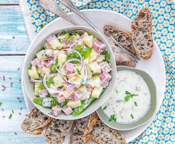 découvrez notre délicieuse salade aux pois gourmands, un mélange frais et croquant de légumes de saison, idéal pour un repas léger et savoureux. parfait pour vos pique-niques ou repas en plein air.