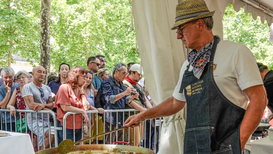 participez au concours de paella à nîmes, une célébration festive où chefs talentueux et gourmets se réunissent pour savourer des plats authentiques et découvrir le meilleur de la cuisine espagnole. rejoignez-nous pour une journée riche en saveurs et en convivialité!