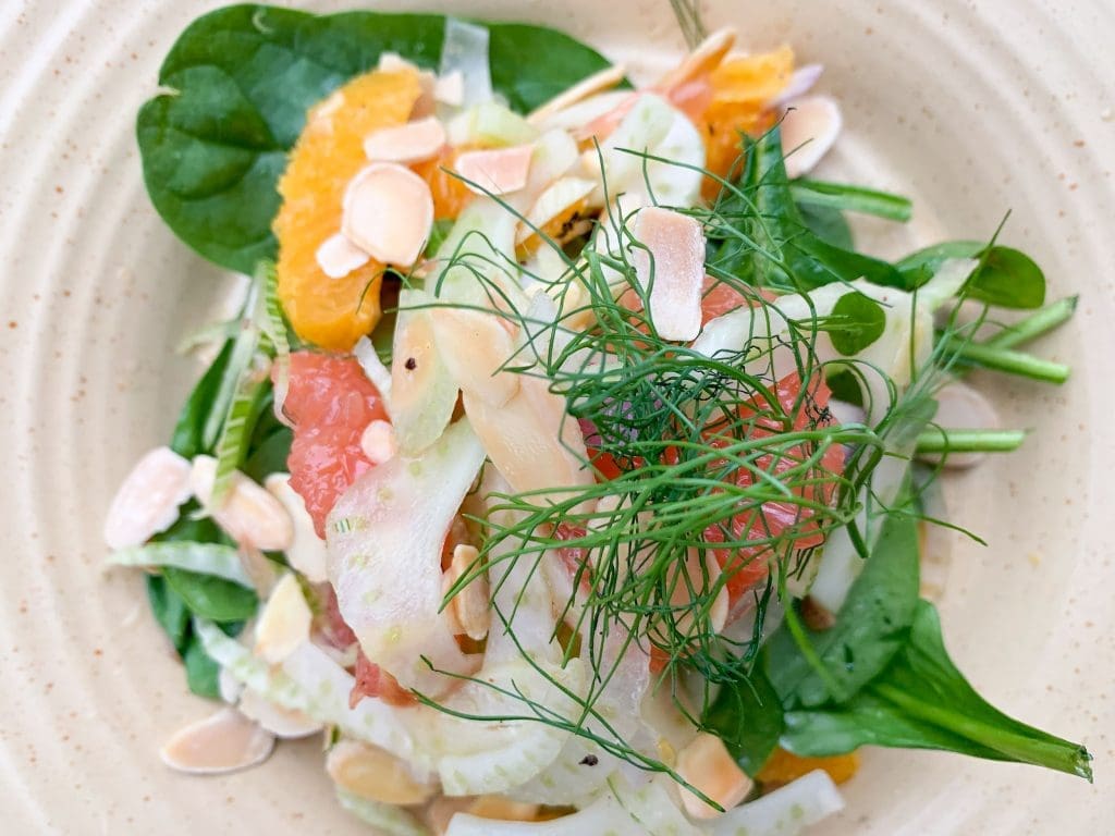 découvrez des recettes estivales délicieuses et rafraîchissantes à accompagner d'un verre de rosé. idéales pour vos barbecues, pique-niques et soirées d'été, ces recettes sauront ravir vos convives tout en apportant une touche ensoleillée à vos repas.