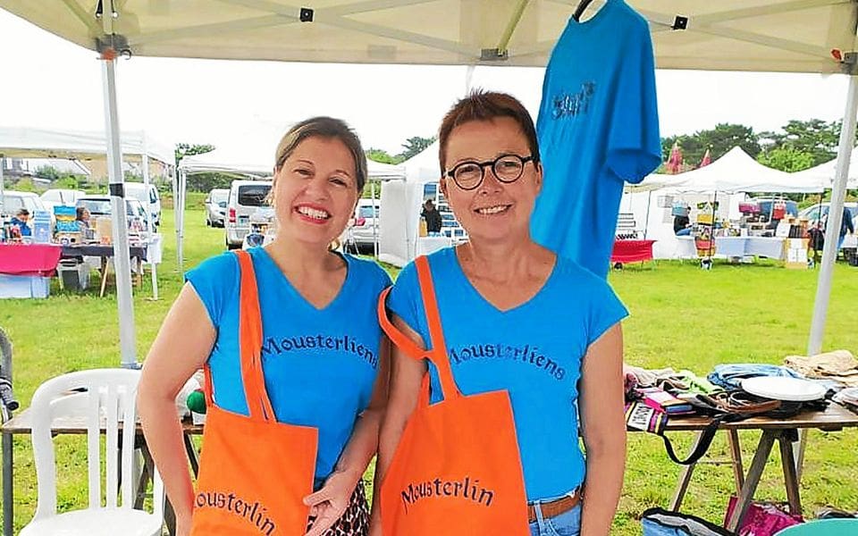 découvrez le marché mousterlin, un lieu vibrant où produits locaux, artisanat et convivialité se rencontrent. profitez d'une expérience authentique au cœur de la nature bretonne, avec une variété de stands proposant des délices gastronomiques et des créations artisanales uniques.