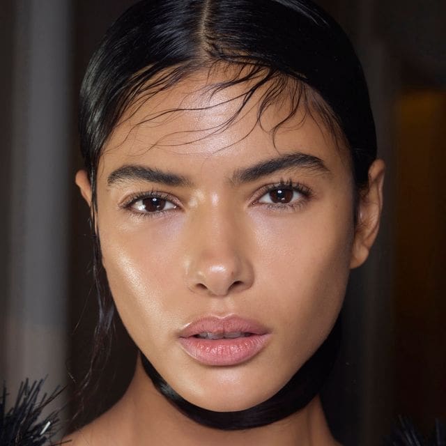 découvrez nos conseils et astuces pour une beauté éclatante : soins de la peau, maquillage lumineux et routines naturelles pour révéler tout votre éclat au quotidien.