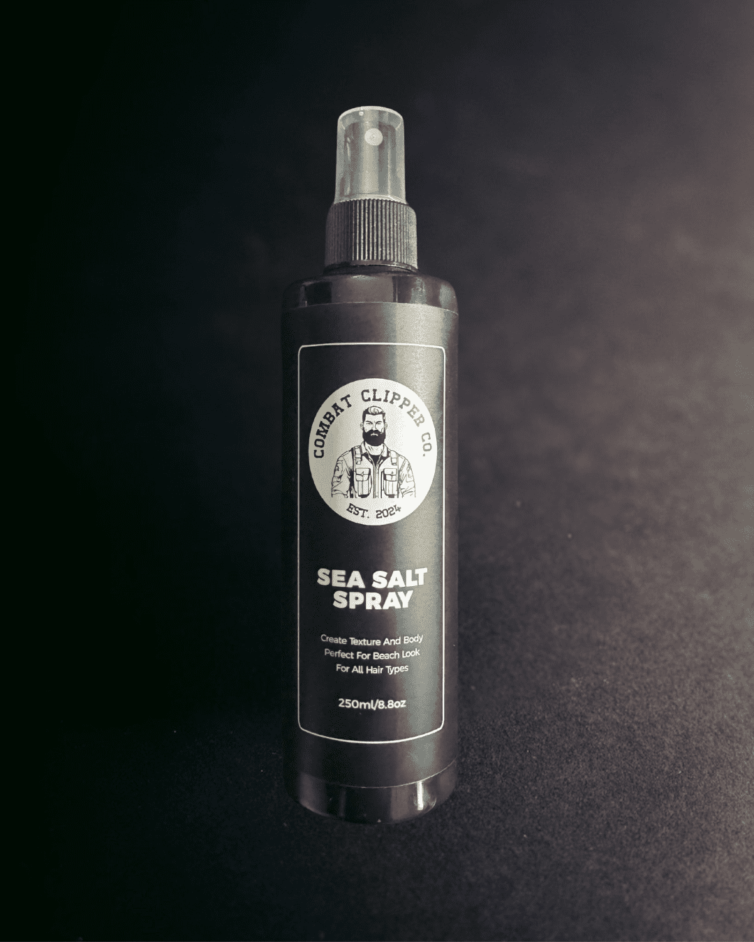 découvrez l'importance du sea salt spray en 2025, un produit incontournable pour des cheveux texturés et naturels. apprenez comment il peut rehausser votre style tout en offrant une tenue légère et une allure estivale, quel que soit votre type de cheveux.