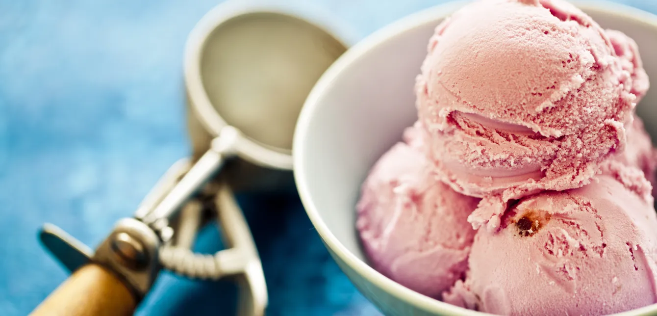 découvrez la recette glacée parfaite pour l'été à réaliser en duo père-fils ! amusez-vous à créer des douceurs rafraîchissantes et savoureuses qui raviront toute la famille. profitez de moments complices en cuisine avec des ingrédients simples et des astuces pratiques pour une glace maison irrésistible.