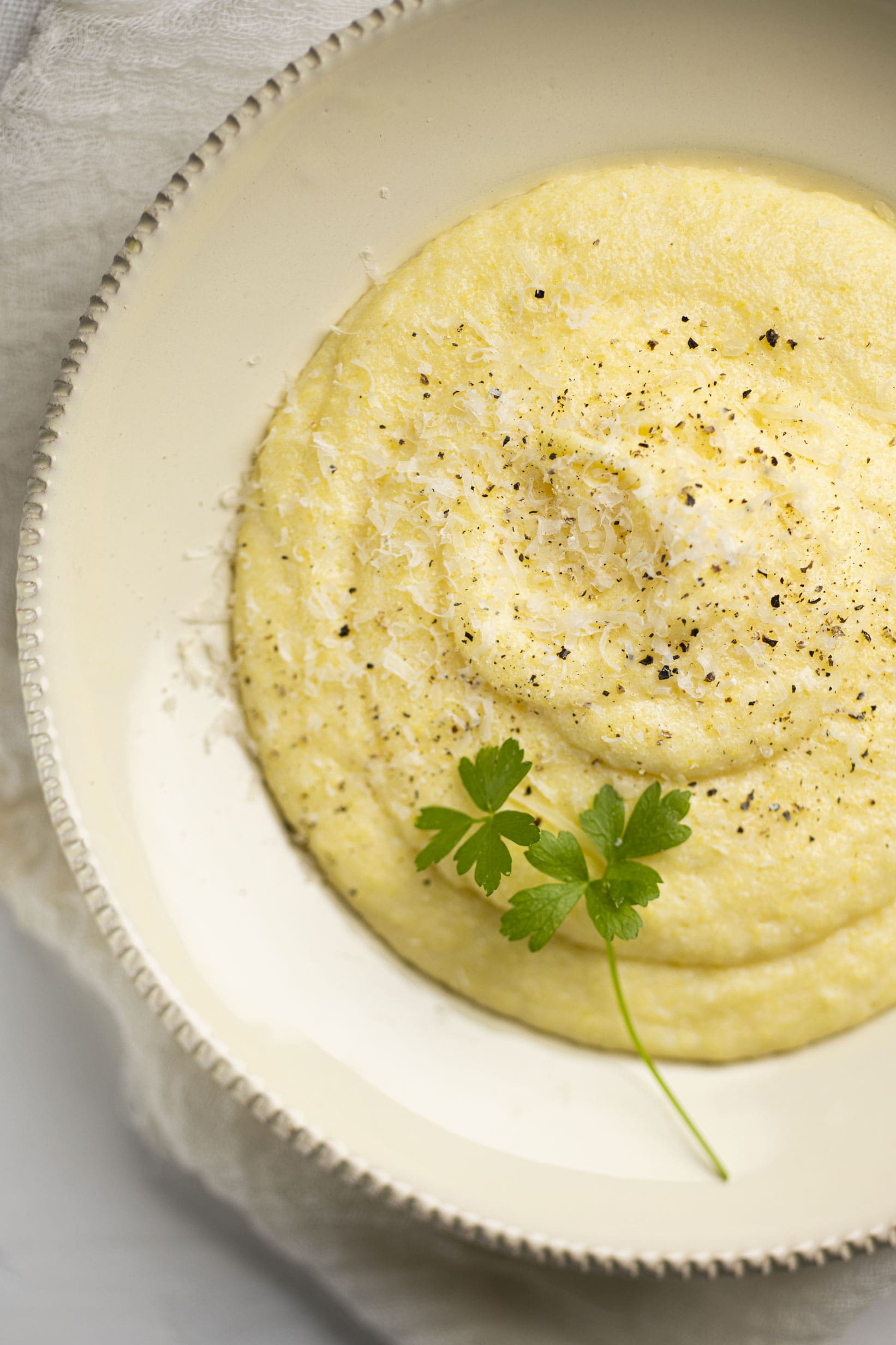 découvrez comment préparer une polenta onctueuse et savoureuse avec notre recette facile. parfaite en accompagnement ou en plat principal, la polenta ravira toute la famille !