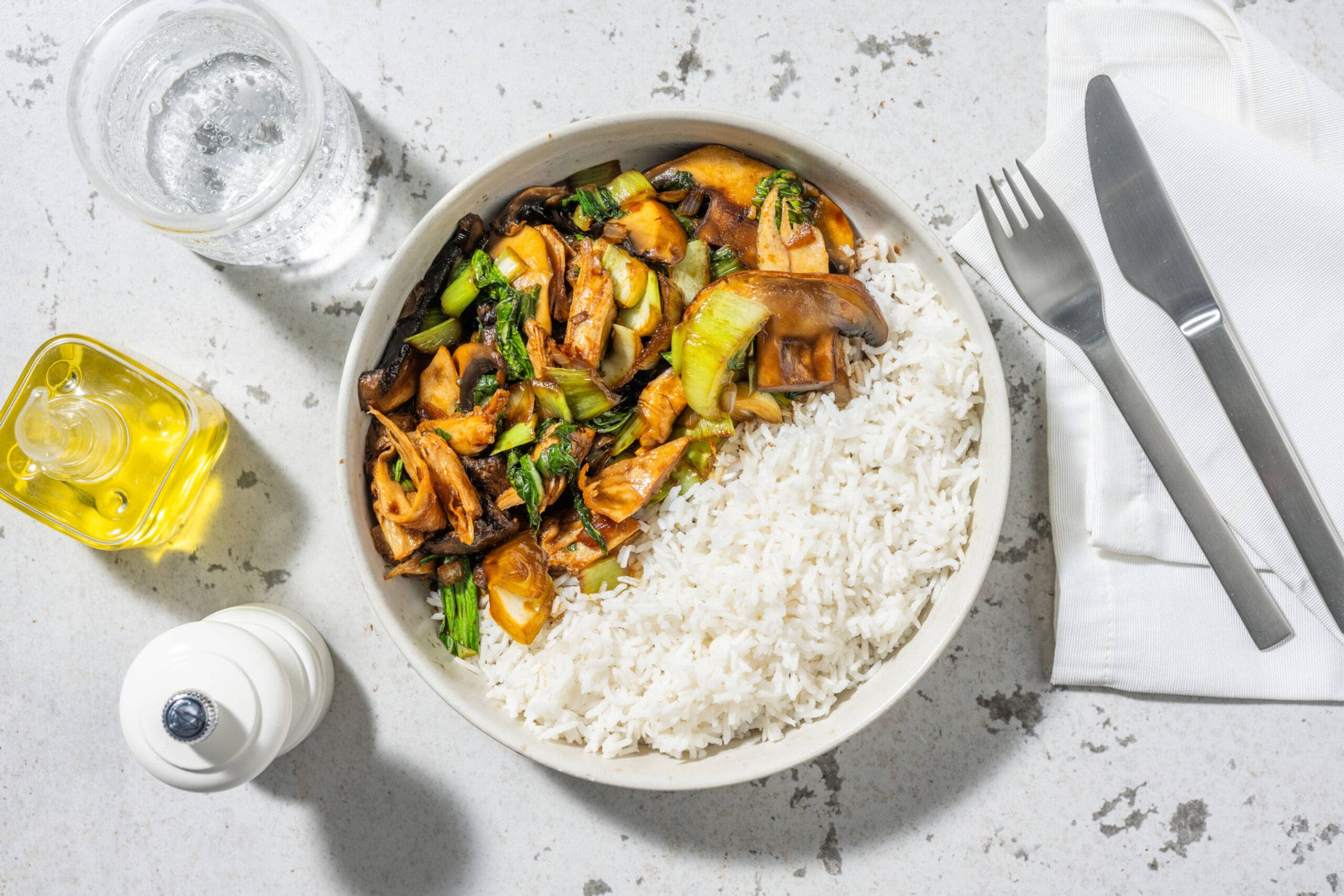 découvrez des idées de repas midi rapides et délicieux pour vous accompagner tout au long de votre journée. que vous soyez au bureau ou à la maison, trouvez des recettes simples et savoureuses qui ne nécessitent que peu de temps de préparation. optez pour des plats équilibrés et gourmands qui raviront vos papilles.