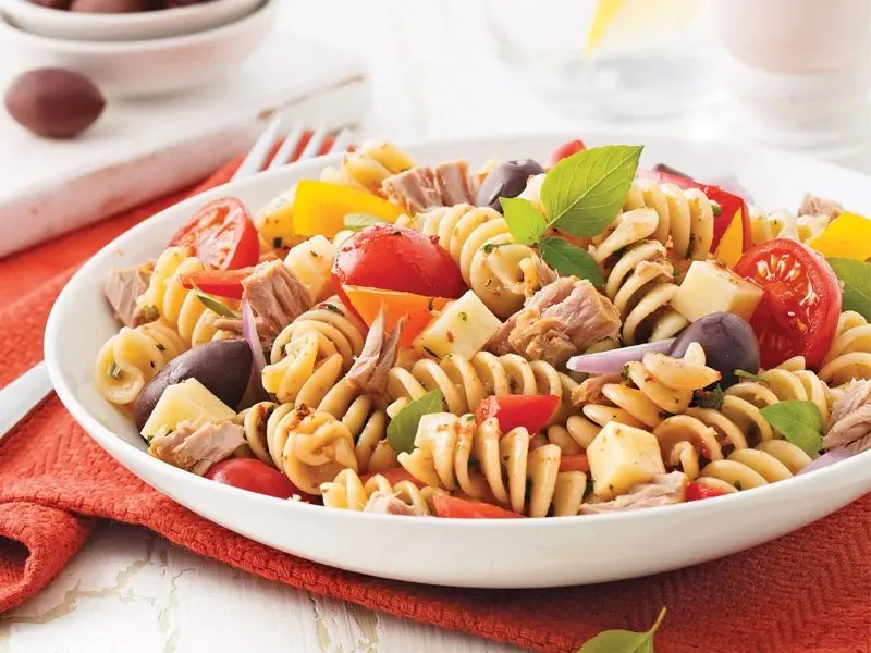 découvrez notre recette savoureuse de salade de pâtes, idéale pour un repas frais et équilibré. facile à préparer, parfaite pour l'été ou une pause gourmande.