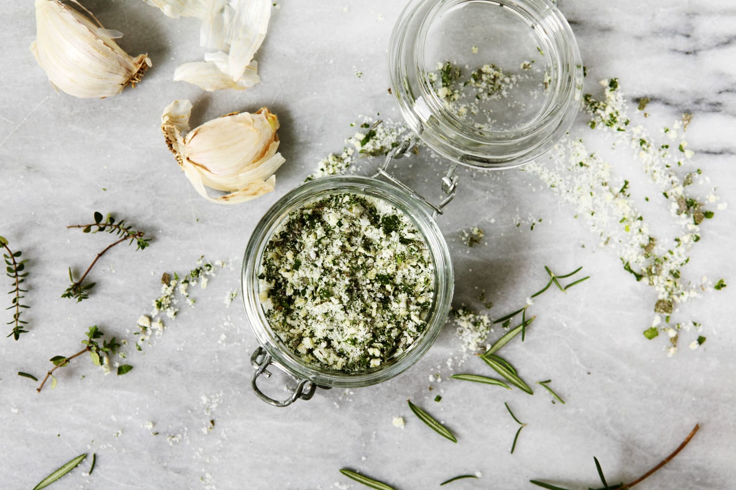 découvrez notre gamme de sels aromatisés, alliant saveurs et bien-être. parfaits pour rehausser vos plats, ces sels aux herbes et épices sauront éveiller vos papilles. transformez chaque repas en une expérience gustative inoubliable.