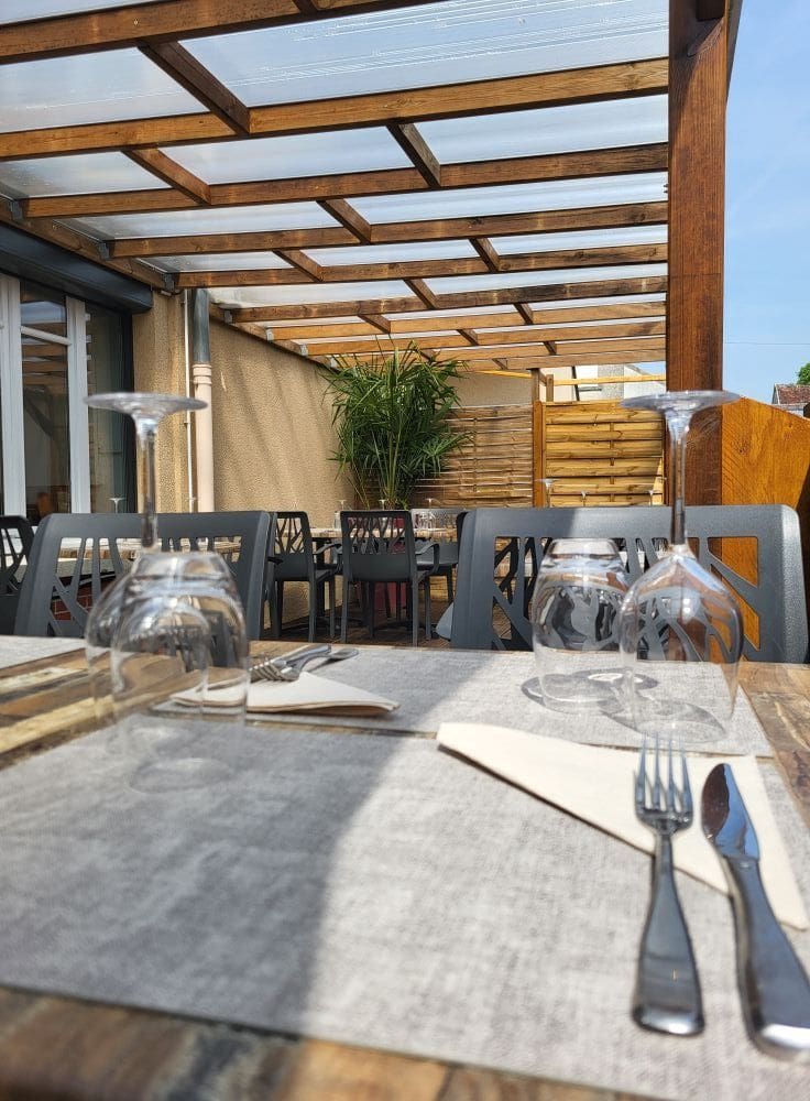 découvrez le succès des restaurants en normandie, où la gastronomie locale et l'accueil chaleureux se conjuguent pour offrir une expérience culinaire inoubliable. explorez les établissements qui se démarquent par leur créativité et leur passion pour la cuisine régionale.