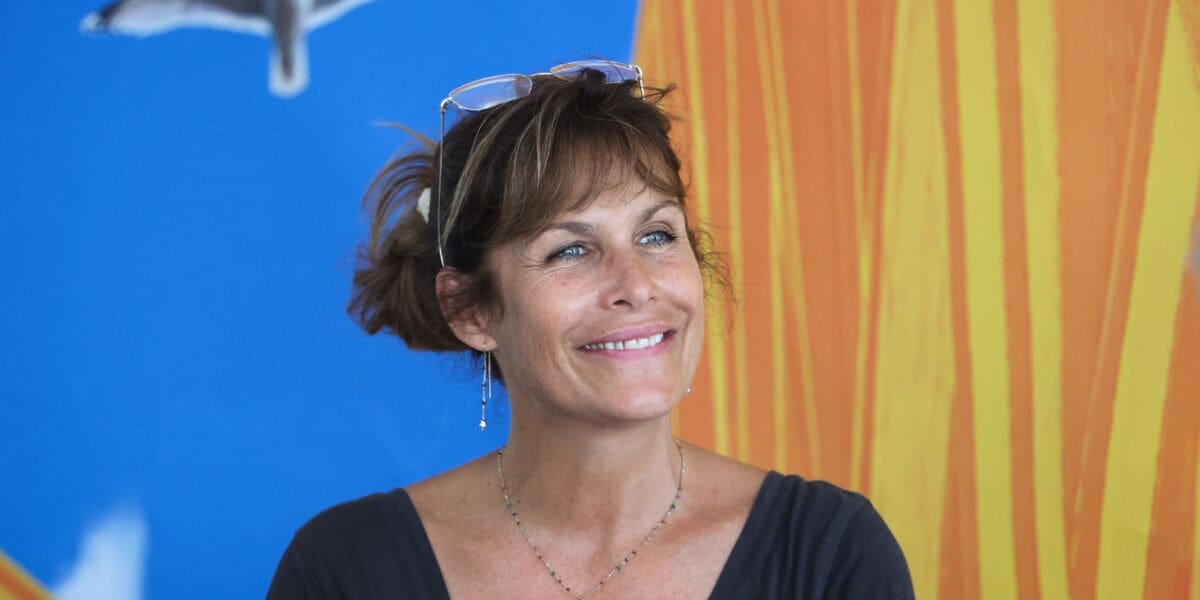 découvrez la taille d'astrid veillon, l'actrice française célèbre pour ses rôles à la télévision et au cinéma. informations, mensurations et faits intéressants sur sa stature.