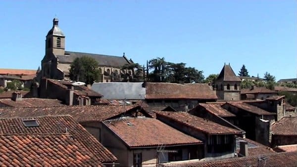 découvrez bagnac-sur-célé, charmant village du lot niché au cœur de la nature, réputé pour son patrimoine, ses paysages verdoyants et ses activités de plein air au bord de la rivière célé.