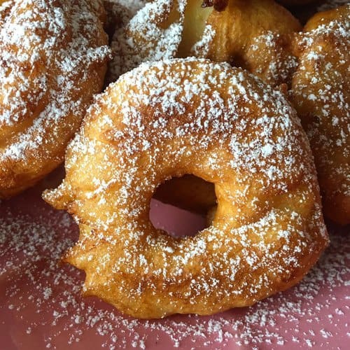 découvrez notre délicieuse recette de beignets aux pommes : croustillants à l’extérieur, fondants à l’intérieur, parfaits pour un dessert gourmand ou un goûter réussi.