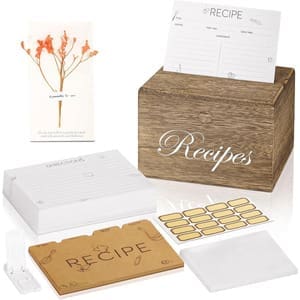 découvrez notre boîte à recettes vintage : un accessoire rétro idéal pour organiser et conserver toutes vos recettes favorites avec charme et élégance.