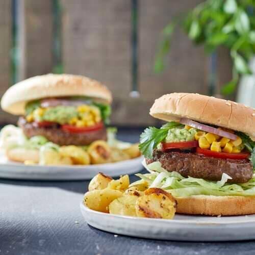 découvrez nos savoureux burgers au poulet garnis de guacamole frais, parfaits pour un repas gourmand et original. une alliance irrésistible de saveurs qui ravira tous les amateurs de burgers !