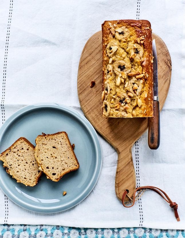 découvrez notre recette originale de carajillo pain de banane : une fusion savoureuse entre le moelleux du banana bread et les arômes intenses du célèbre cocktail café-liqueur, parfaite pour surprendre vos papilles au goûter ou au dessert.