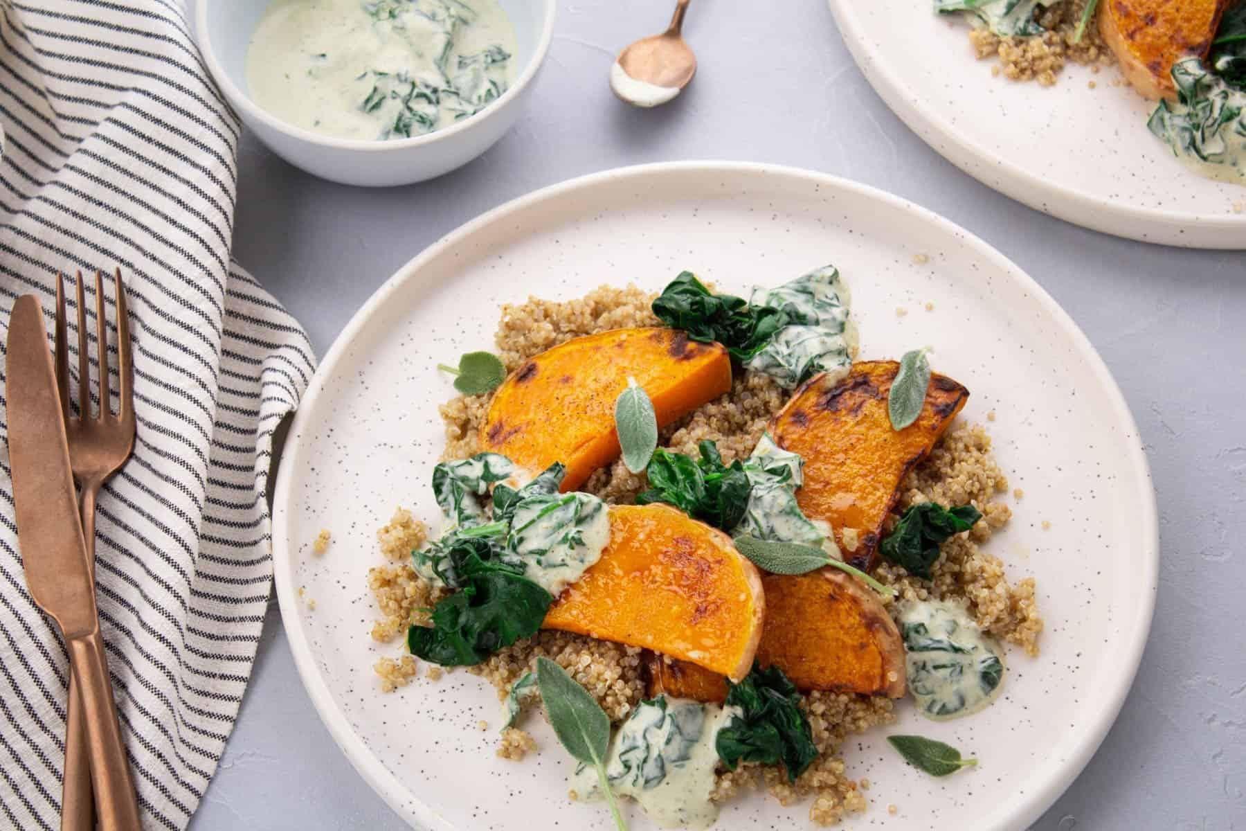 découvrez une recette savoureuse de courge butternut rôtie au parmesan : fondante à l’intérieur, légèrement croustillante à l’extérieur, parfaite pour accompagner vos plats d’automne ou comme plat végétarien gourmand.