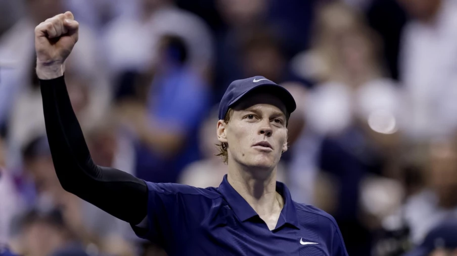 revivez la finale intense entre carlos alcaraz et jannik sinner : résumé, meilleurs moments et analyse d’un duel spectaculaire au sommet du tennis mondial.