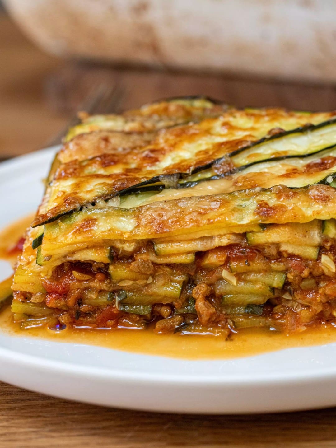 découvrez notre délicieuse recette de lasagnes aux courgettes et mozzarella : un plat savoureux, fondant et facile à préparer pour régaler toute la famille !