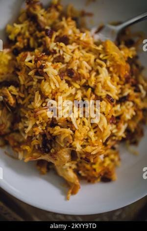 découvrez la recette authentique du poulet persan : un plat savoureux aux épices orientales, tendre et parfumé, parfait pour surprendre vos convives lors de votre prochain repas.
