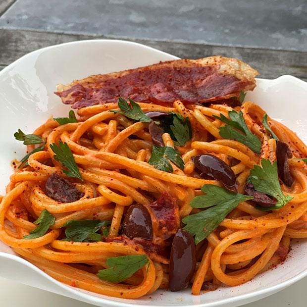 découvrez la recette virale de spaghettis aux canneberges, une alliance surprenante et gourmande. facile à préparer, ce plat unique ravira vos papilles et attisera la curiosité de vos invités !