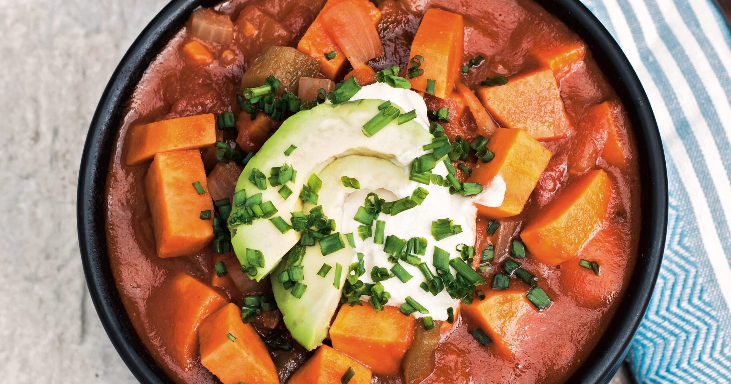 découvrez notre top 3 des soupes véganes, savoureuses et faciles à préparer, idéales pour des repas sains et réconfortants. inspirez-vous pour cuisiner des recettes végétales riches en saveurs !