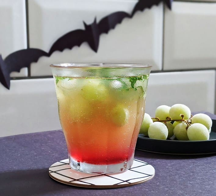 découvrez notre recette de cocktail effrayant twang, parfaite pour halloween ! un mélange surprenant de saveurs et une présentation terrifiante pour surprendre vos invités. osez le frisson dans votre verre !