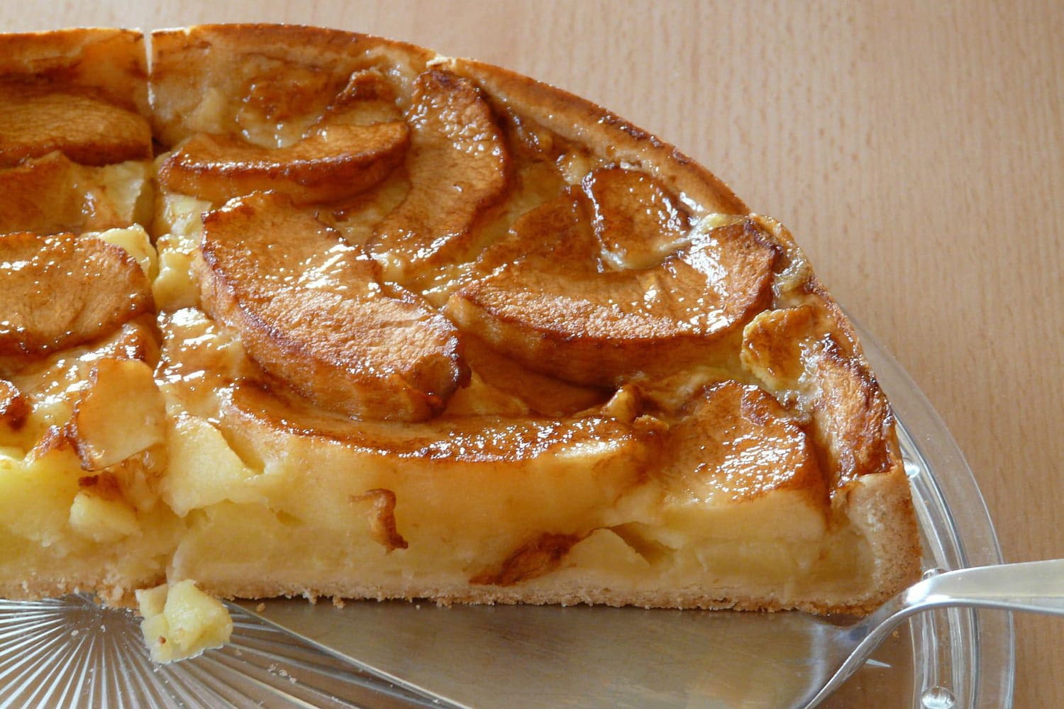découvrez notre recette de tarte aux pommes simplifiée : facile, rapide et savoureuse, idéale pour régaler petits et grands en un rien de temps !