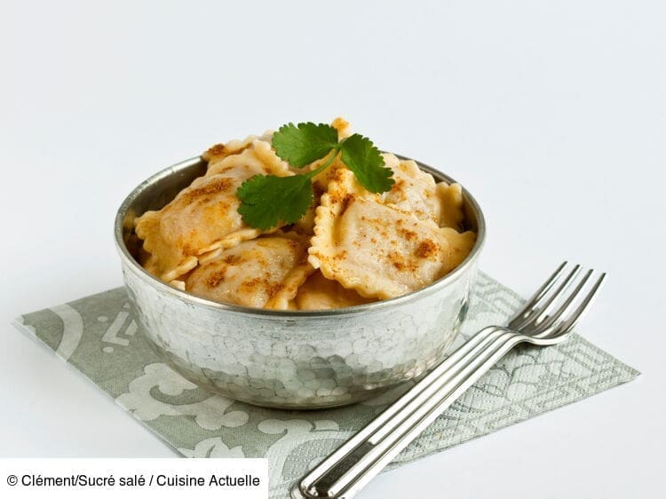 découvrez une délicieuse recette de casserole de raviolis au poulet et à la courge, facile à préparer et idéale pour un repas familial réconfortant. savourez l'alliance gourmande du poulet tendre, des raviolis moelleux et de la douceur de la courge.