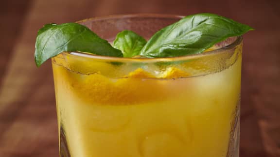 découvrez notre recette de cocktail au gin mousseux et agrumes, une boisson pétillante et rafraîchissante parfaite pour toutes les occasions.