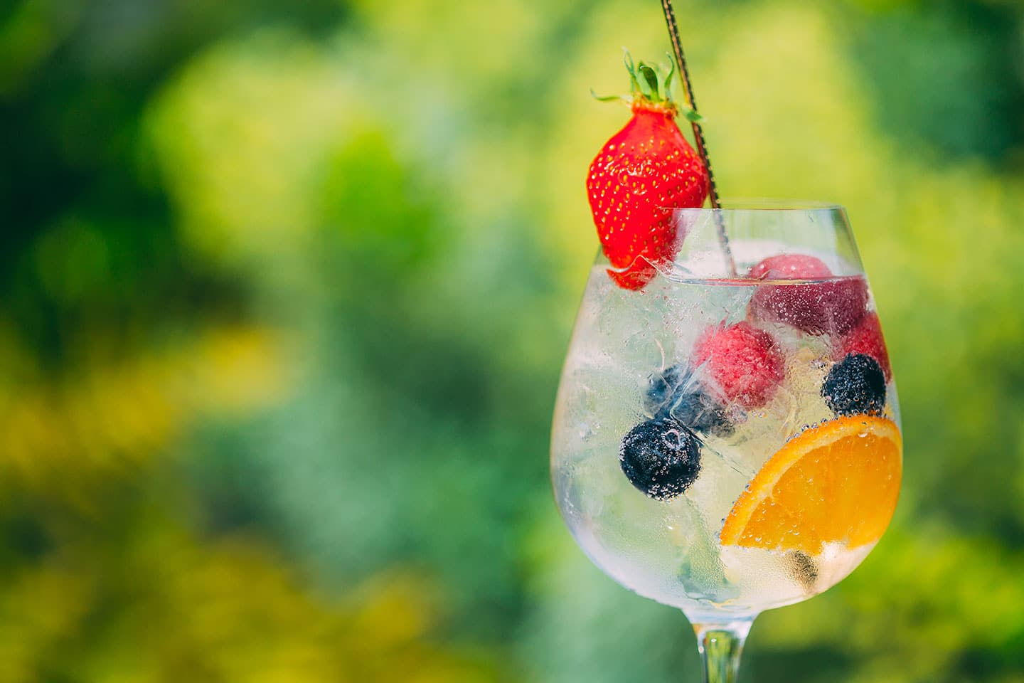 découvrez notre recette rafraîchissante de cocktail gin mousseux aux agrumes, parfait pour un apéritif festif et plein de saveurs.