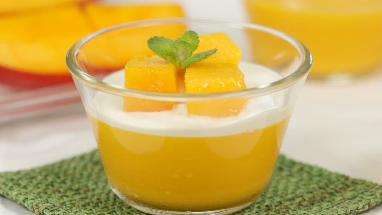 découvrez le cocktail mango sichuan rush, une fusion exotique et épicée de mangue fraîche et de poivre du sichuan pour une expérience gustative unique et rafraîchissante.