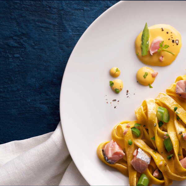 découvrez le dossier kirby consacré aux délicieuses recettes de spaghetti et à la sauce secrète de pete parrous, un régal italien à ne pas manquer.