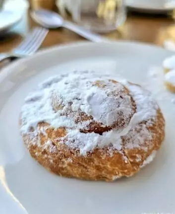 découvrez comment les œufs brouillés de gordon ramsay ont créé le buzz : techniques de chef, secrets de préparation et astuces pour réussir ce plat incontournable. inspirez-vous de la touche ramsay pour vos petits-déjeuners !