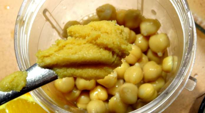 découvrez une recette authentique de dip épicé libyen, parfaite pour relever vos apéritifs avec des saveurs orientales délicieuses et faciles à préparer.