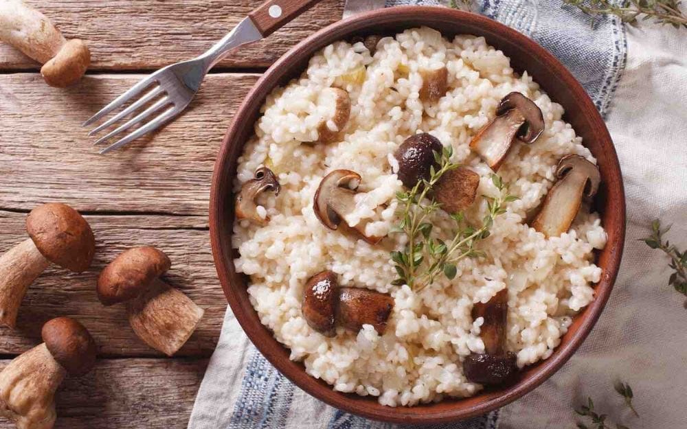 découvrez notre recette de risotto aux champignons séchés, inspirée par l'excellence 3 étoiles michelin, pour un plat gourmand et raffiné à déguster chez vous.