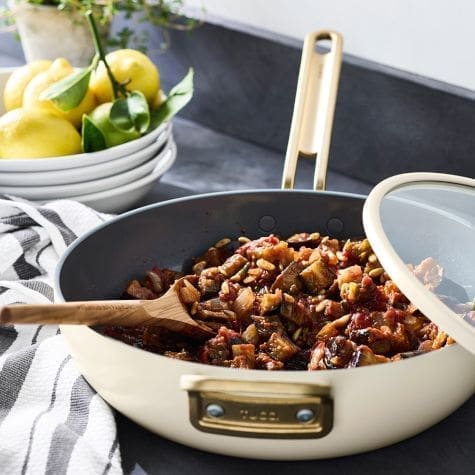 découvrez la recette facile et savoureuse de pâtes d'automne en une poêle de stanley tucci, idéale pour un repas réconfortant aux saveurs de saison.