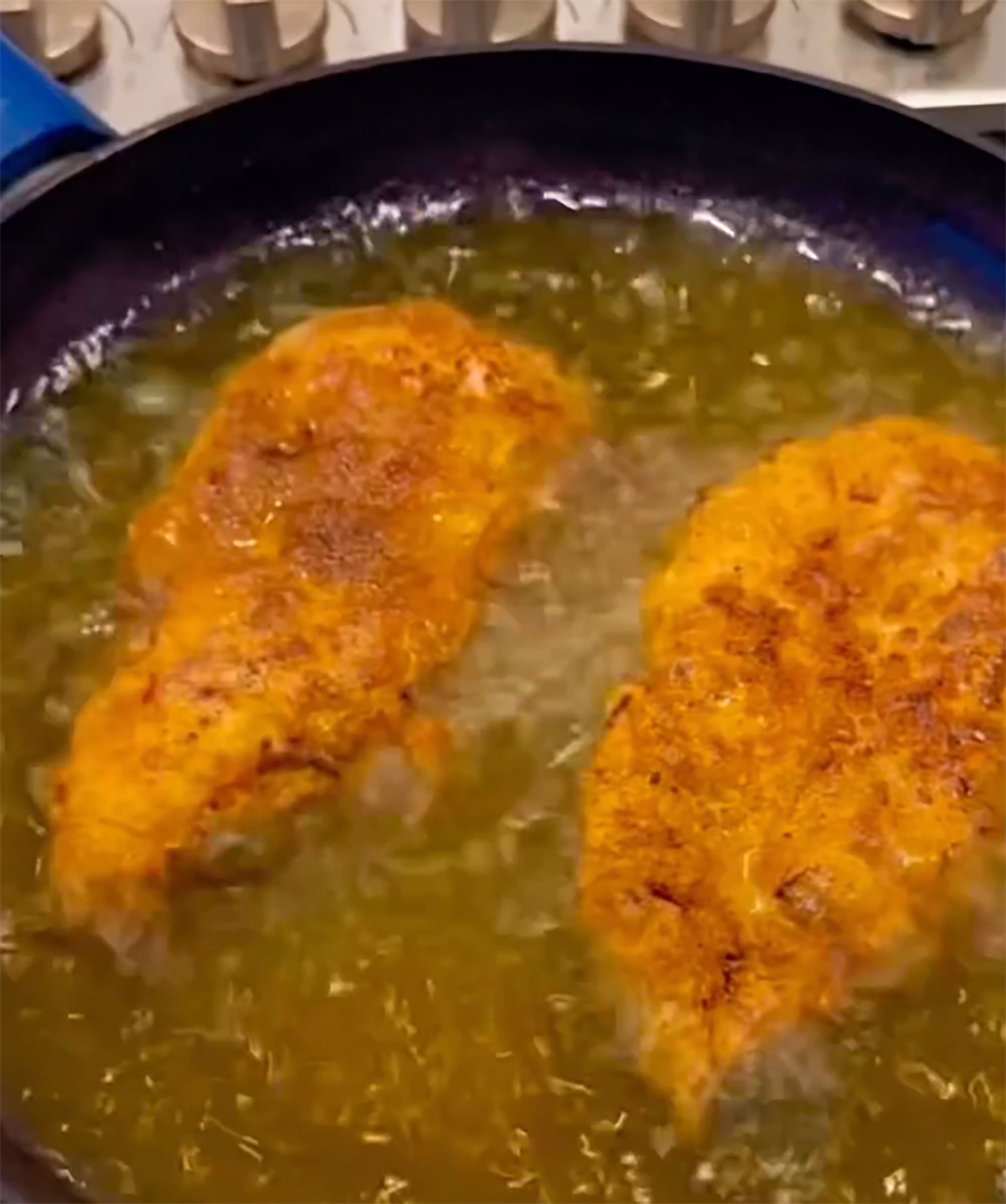 découvrez les critiques fréquentes des fans concernant la recette de poulet de brooklyn beckham et ce qui suscite autant de réactions.