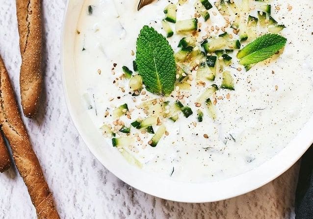 découvrez notre recette de dip de noël express, parfaite pour un apéritif rapide et festif. facile à préparer, elle ravira vos invités avec ses saveurs délicieuses et originales.