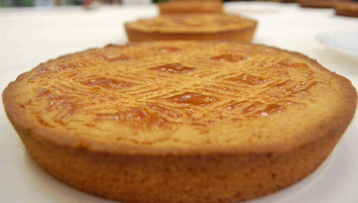découvrez la recette du gâteau breton parfait, préparée avec amour par une morbihannaise passionnée. un délice traditionnel à ne pas manquer !