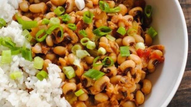 découvrez notre recette authentique de hoppin’ john aux saveurs du sud, un plat traditionnel riche en goût, parfait pour éveiller vos papilles.