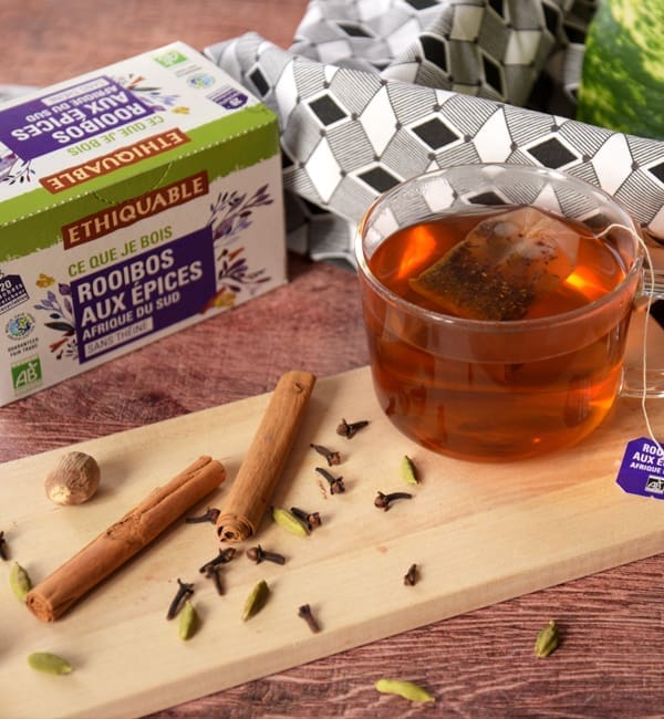 découvrez notre recette rafraîchissante de mocktail épicé au rooibos, une boisson sans alcool aux saveurs chaudes et aromatiques, idéale pour toutes les occasions.