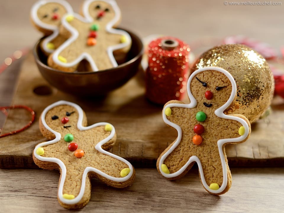 découvrez la recette facile du pain d'épices de noël d'etchebest pour des fêtes gourmandes et chaleureuses.