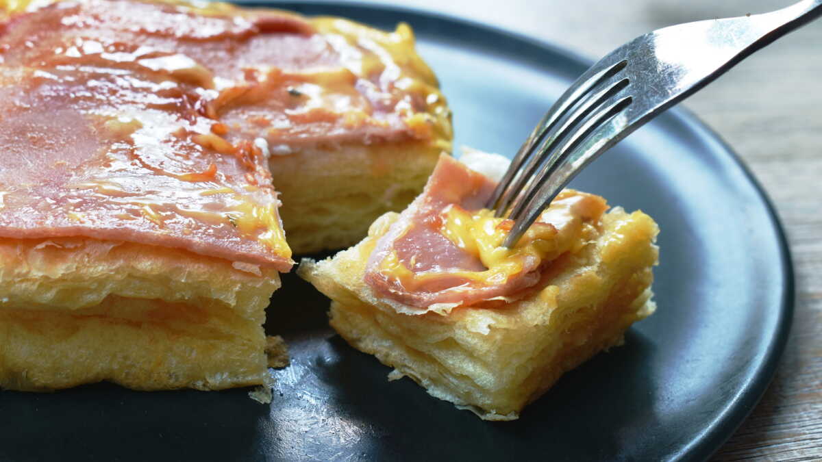 découvrez des idées savoureuses pour cuisiner avec les restes de raclette et éviter le gaspillage. recettes faciles et gourmandes à base de fromage, pommes de terre et charcuterie.