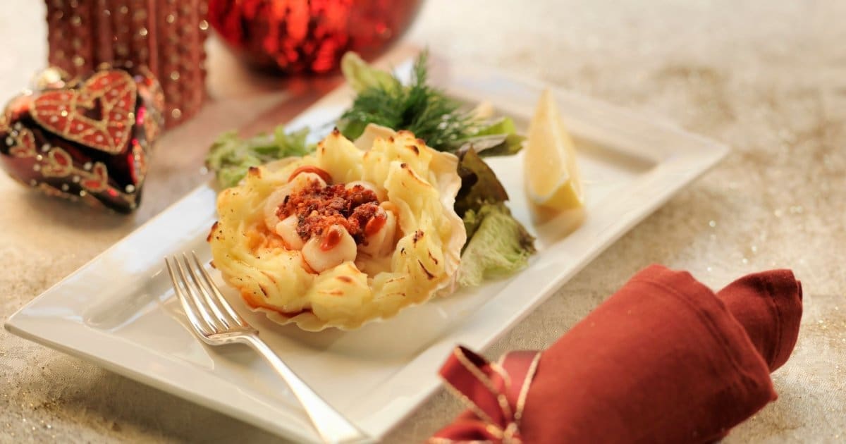 découvrez la recette express de saint-jacques par julie andrieu, facile et rapide à réaliser pour un repas gourmand et raffiné.